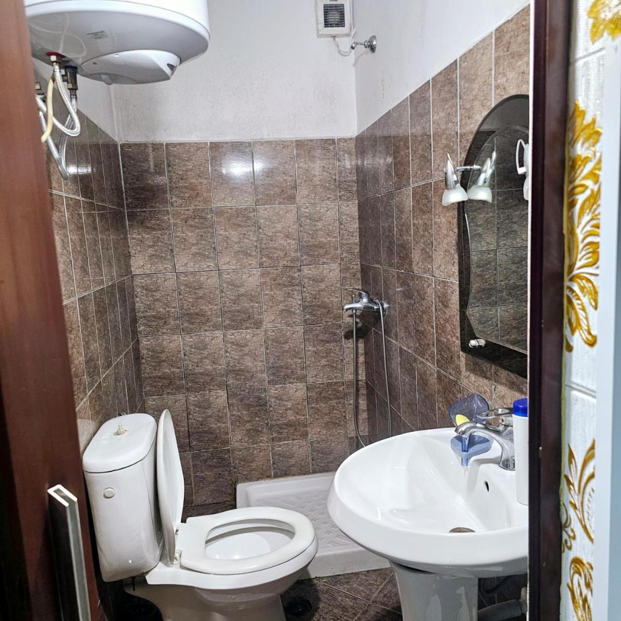 Dafina Hotel Tirana Exteriör bild