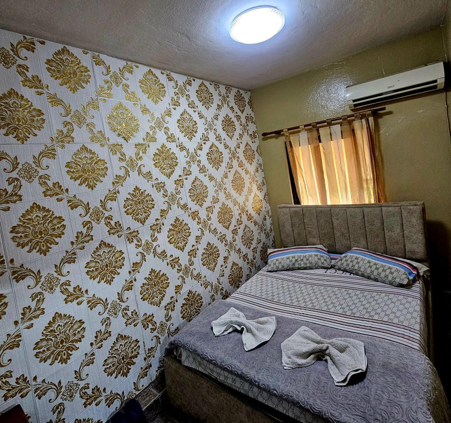 Dafina Hotel Tirana Exteriör bild